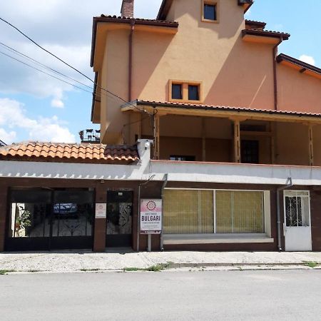 Guest House Bulgari Kazanlŭk Extérieur photo