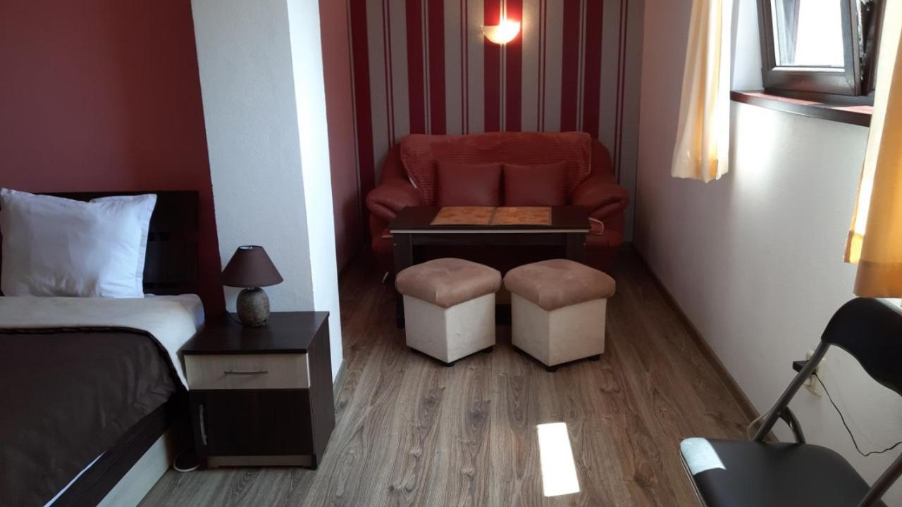 Guest House Bulgari Kazanlŭk Extérieur photo