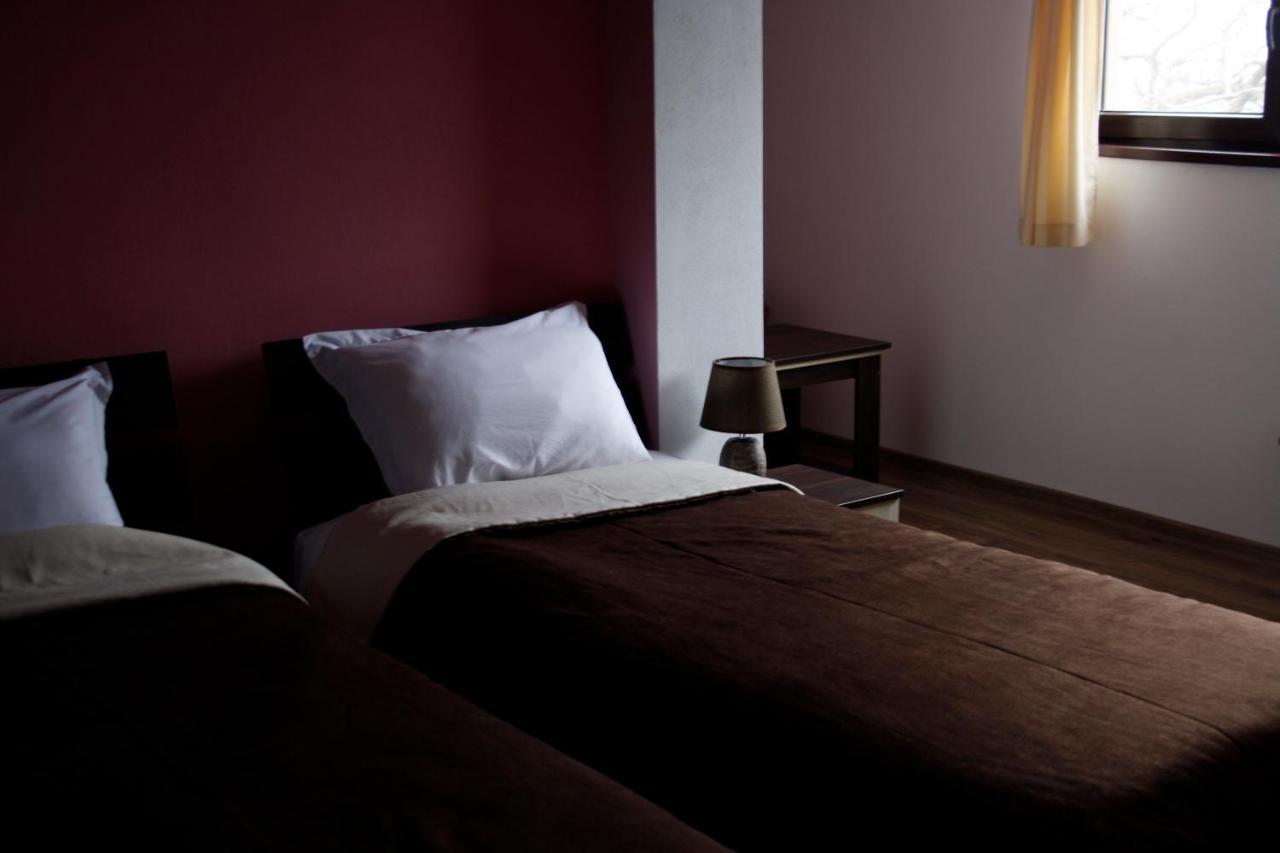 Guest House Bulgari Kazanlŭk Extérieur photo